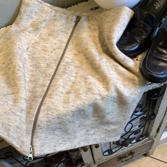 𝅺amber Sakai tweed skirt. - Picture 2 of 6